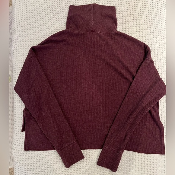 AMERICAN EAGLE - Cropped Turtleneck - Plum - XS - Picture 2 of 5